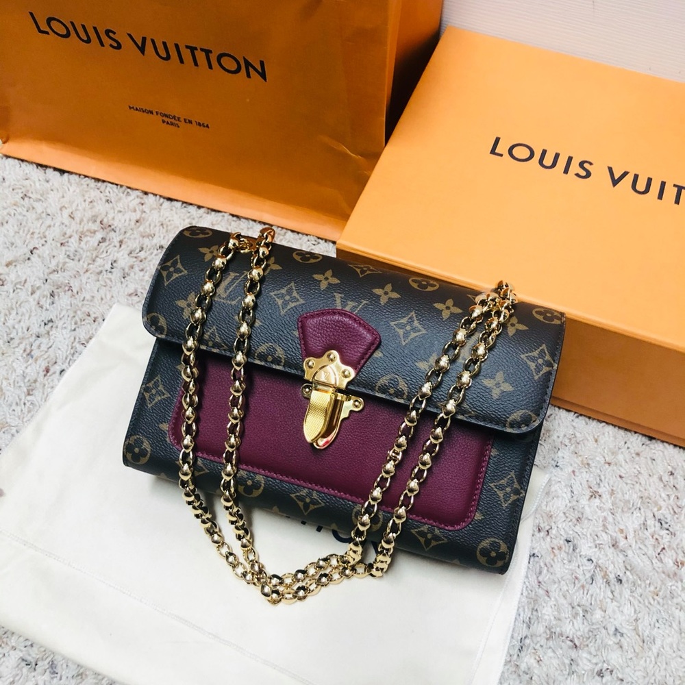 Louis Vuitton “Victoire” crossbody bag